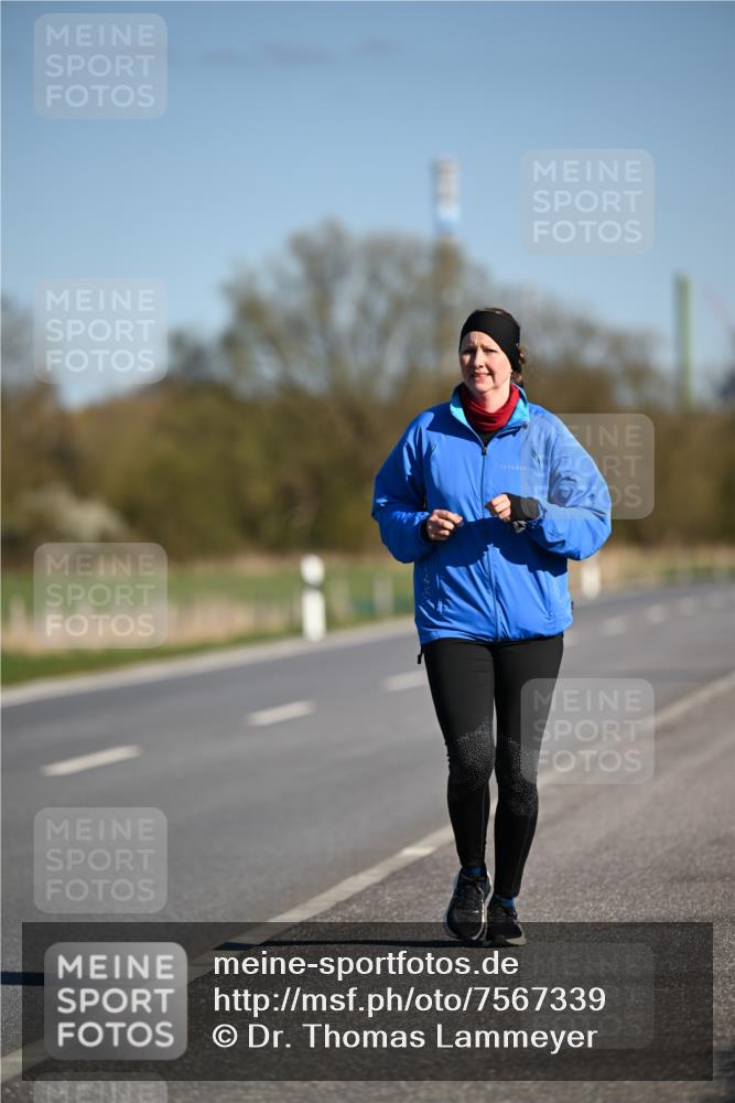 06.04.2025 - 44. Internationalen Wilhelmsburger Insellauf Dr. Thomas Lammeyer http://msf.ph/oto/7567339 06.04.2025 09:44:27 Laufen  meine-sportfotos.de