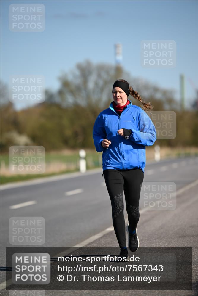 06.04.2025 - 44. Internationalen Wilhelmsburger Insellauf Dr. Thomas Lammeyer http://msf.ph/oto/7567343 06.04.2025 09:44:28 Laufen  meine-sportfotos.de