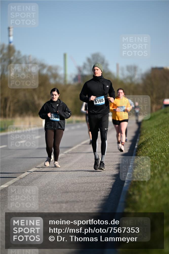 06.04.2025 - 44. Internationalen Wilhelmsburger Insellauf Dr. Thomas Lammeyer http://msf.ph/oto/7567353 06.04.2025 09:44:38 Laufen 3380, 5165 meine-sportfotos.de
