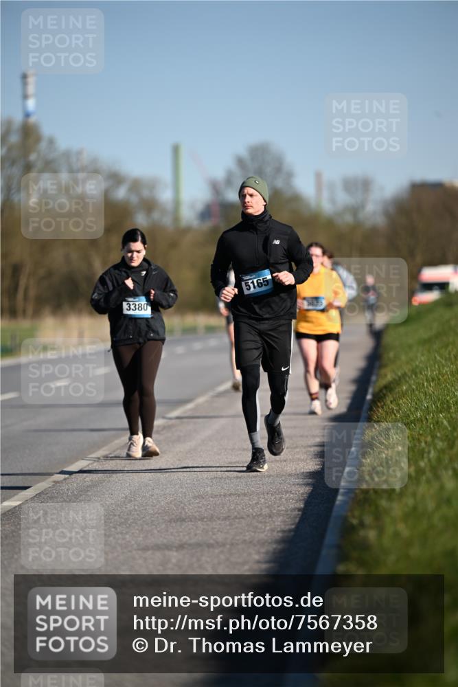 06.04.2025 - 44. Internationalen Wilhelmsburger Insellauf Dr. Thomas Lammeyer http://msf.ph/oto/7567358 06.04.2025 09:44:38 Laufen 3380, 5165 meine-sportfotos.de