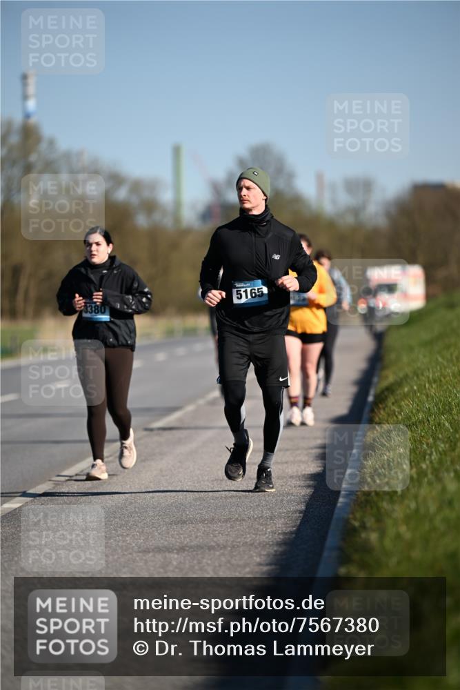 06.04.2025 - 44. Internationalen Wilhelmsburger Insellauf Dr. Thomas Lammeyer http://msf.ph/oto/7567380 06.04.2025 09:44:40 Laufen 5165, 3380 meine-sportfotos.de