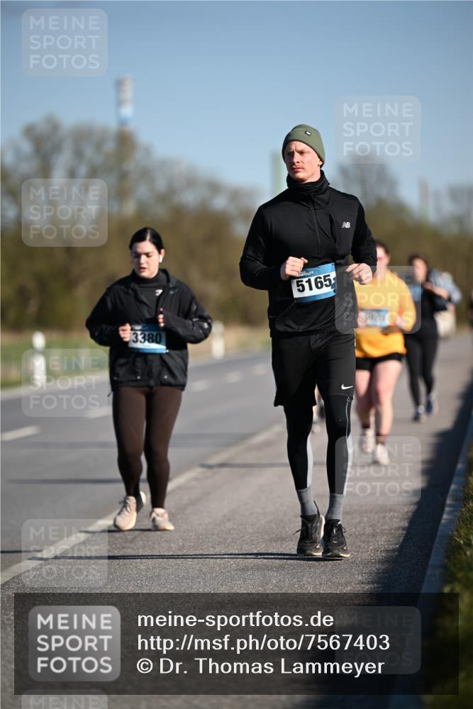 06.04.2025 - 44. Internationalen Wilhelmsburger Insellauf Dr. Thomas Lammeyer http://msf.ph/oto/7567403 06.04.2025 09:44:42 Laufen 3380, 5165 meine-sportfotos.de