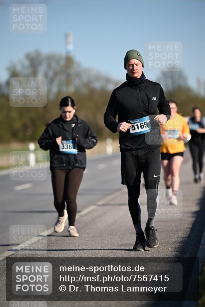 06.04.2025 - 44. Internationalen Wilhelmsburger Insellauf Dr. Thomas Lammeyer http://msf.ph/oto/7567415 06.04.2025 09:44:42 Laufen 3380, 5165 meine-sportfotos.de