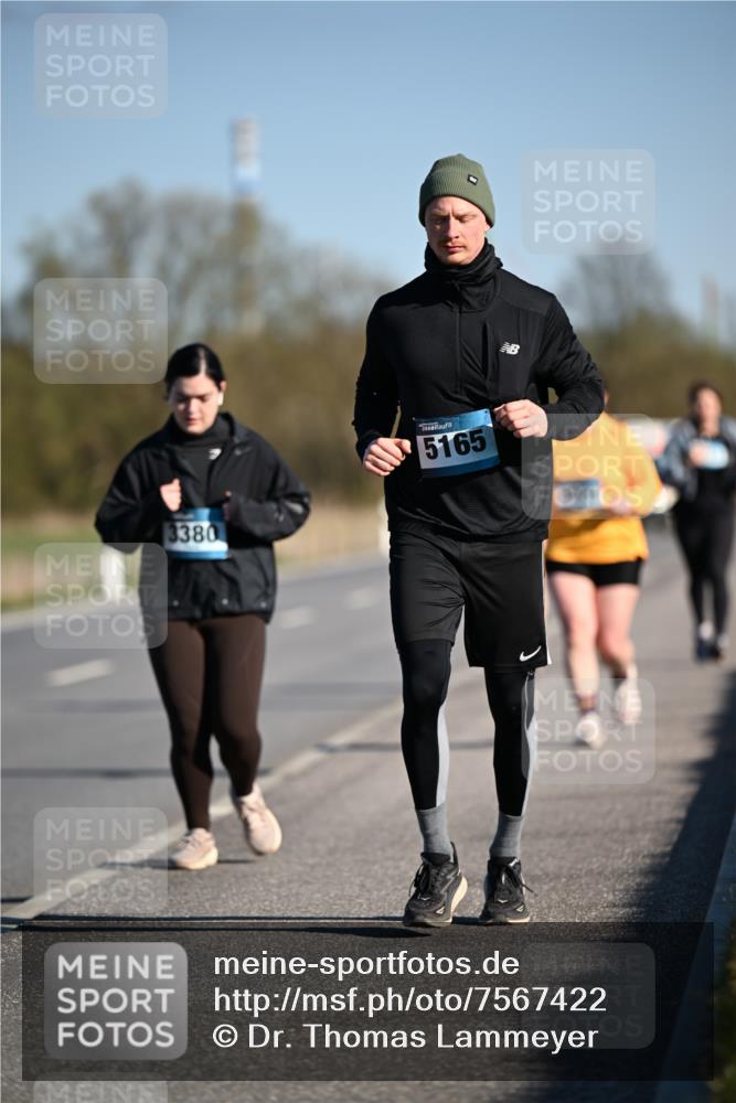 06.04.2025 - 44. Internationalen Wilhelmsburger Insellauf Dr. Thomas Lammeyer http://msf.ph/oto/7567422 06.04.2025 09:44:43 Laufen 3380, 5165 meine-sportfotos.de