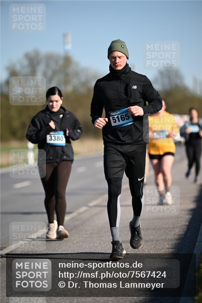 06.04.2025 - 44. Internationalen Wilhelmsburger Insellauf Dr. Thomas Lammeyer http://msf.ph/oto/7567424 06.04.2025 09:44:43 Laufen 3380, 5165 meine-sportfotos.de