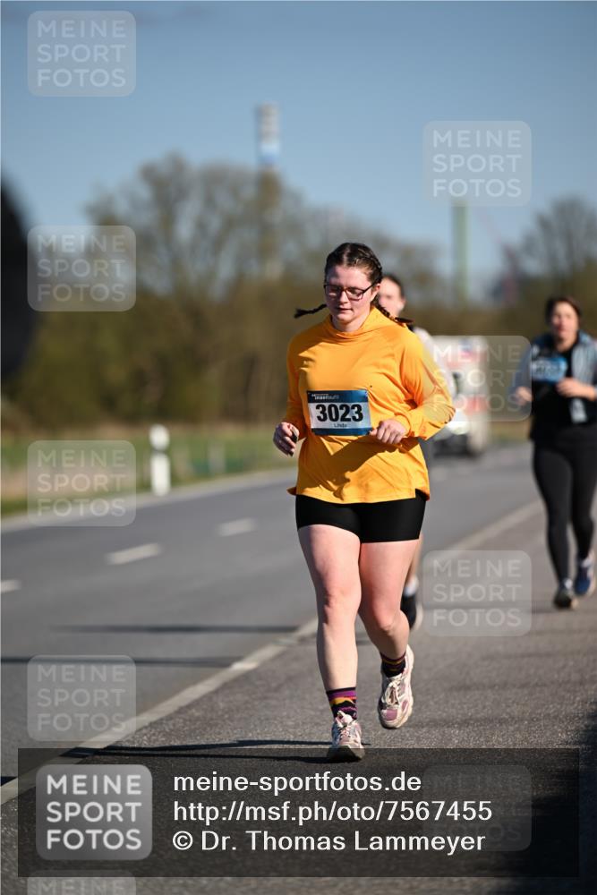 06.04.2025 - 44. Internationalen Wilhelmsburger Insellauf Dr. Thomas Lammeyer http://msf.ph/oto/7567455 06.04.2025 09:44:47 Laufen 3023 meine-sportfotos.de