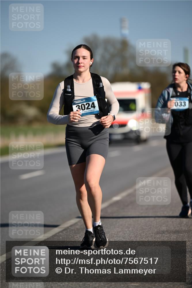 06.04.2025 - 44. Internationalen Wilhelmsburger Insellauf Dr. Thomas Lammeyer http://msf.ph/oto/7567517 06.04.2025 09:44:51 Laufen 3024, 033 meine-sportfotos.de