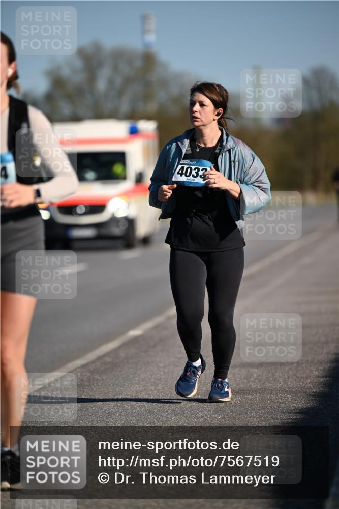 06.04.2025 - 44. Internationalen Wilhelmsburger Insellauf Dr. Thomas Lammeyer http://msf.ph/oto/7567519 06.04.2025 09:44:52 Laufen 4033 meine-sportfotos.de