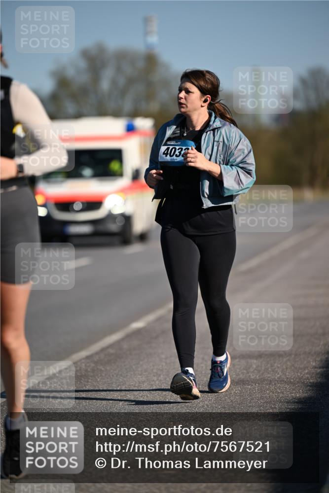 06.04.2025 - 44. Internationalen Wilhelmsburger Insellauf Dr. Thomas Lammeyer http://msf.ph/oto/7567521 06.04.2025 09:44:52 Laufen 4032 meine-sportfotos.de