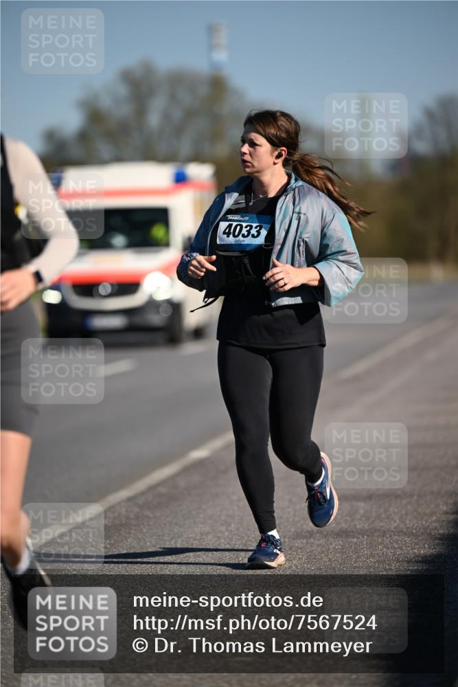 06.04.2025 - 44. Internationalen Wilhelmsburger Insellauf Dr. Thomas Lammeyer http://msf.ph/oto/7567524 06.04.2025 09:44:52 Laufen 4033 meine-sportfotos.de