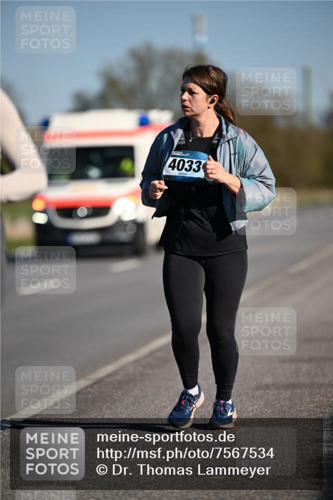 06.04.2025 - 44. Internationalen Wilhelmsburger Insellauf Dr. Thomas Lammeyer http://msf.ph/oto/7567534 06.04.2025 09:44:53 Laufen 4033 meine-sportfotos.de