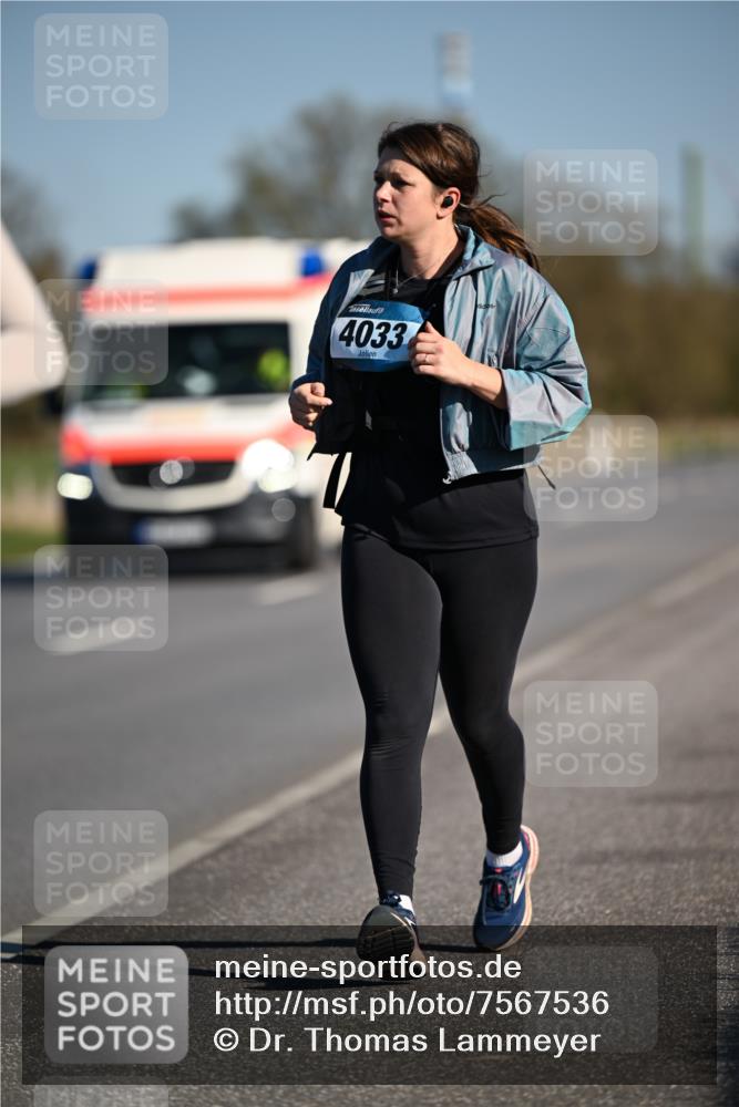 06.04.2025 - 44. Internationalen Wilhelmsburger Insellauf Dr. Thomas Lammeyer http://msf.ph/oto/7567536 06.04.2025 09:44:53 Laufen 4033 meine-sportfotos.de