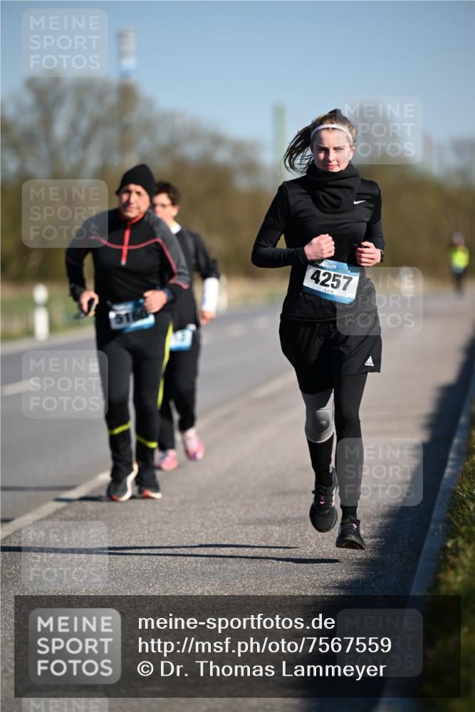 06.04.2025 - 44. Internationalen Wilhelmsburger Insellauf Dr. Thomas Lammeyer http://msf.ph/oto/7567559 06.04.2025 09:45:14 Laufen 4257 meine-sportfotos.de