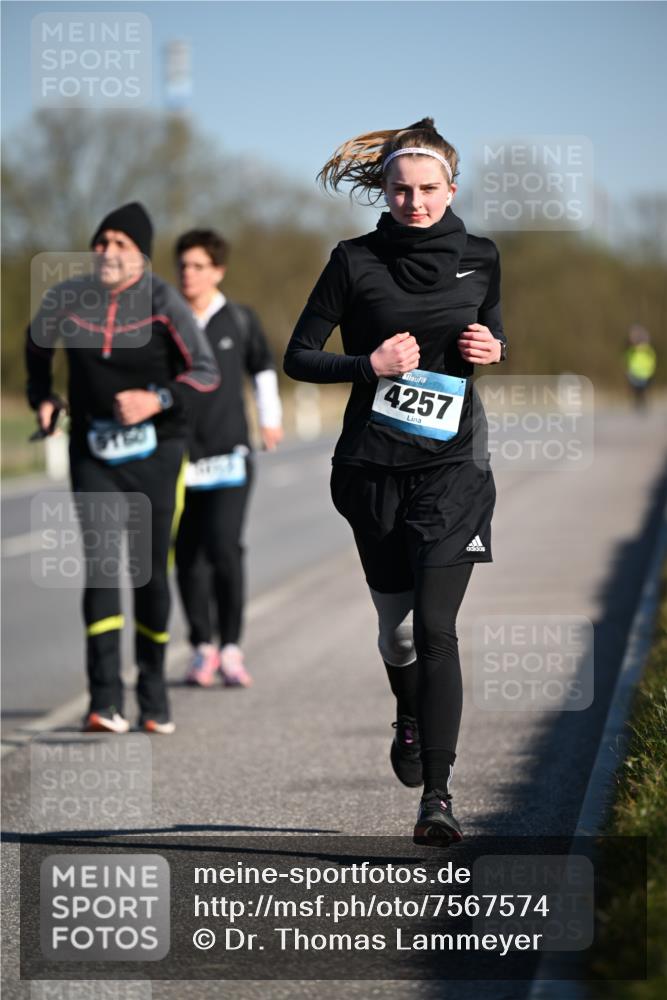06.04.2025 - 44. Internationalen Wilhelmsburger Insellauf Dr. Thomas Lammeyer http://msf.ph/oto/7567574 06.04.2025 09:45:15 Laufen 4257 meine-sportfotos.de
