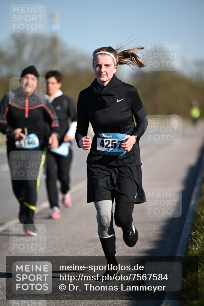 06.04.2025 - 44. Internationalen Wilhelmsburger Insellauf Dr. Thomas Lammeyer http://msf.ph/oto/7567584 06.04.2025 09:45:16 Laufen 6160, 4257 meine-sportfotos.de