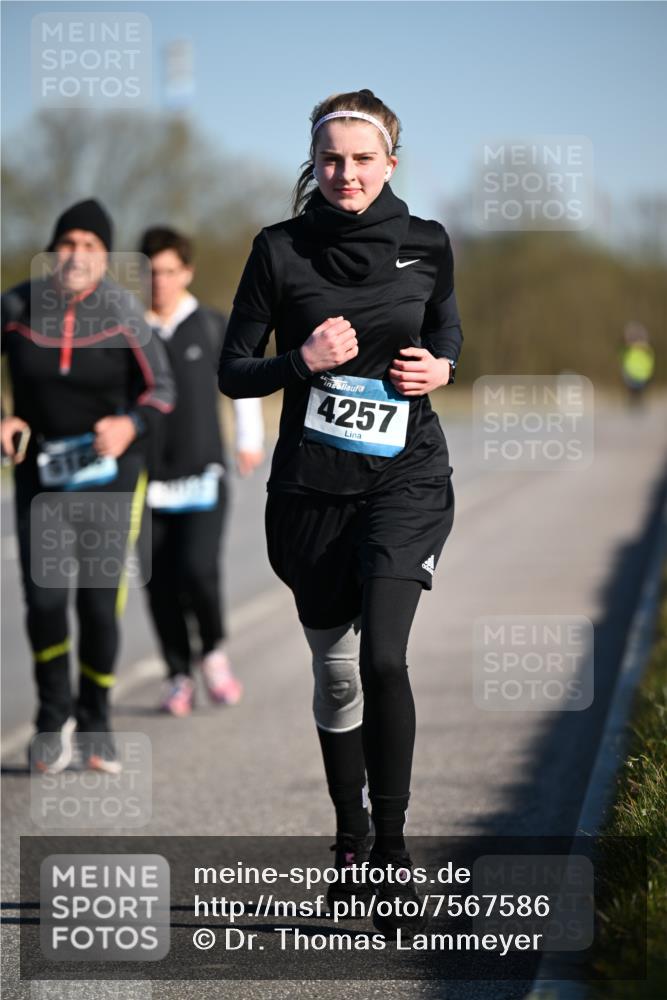 06.04.2025 - 44. Internationalen Wilhelmsburger Insellauf Dr. Thomas Lammeyer http://msf.ph/oto/7567586 06.04.2025 09:45:16 Laufen 4257 meine-sportfotos.de