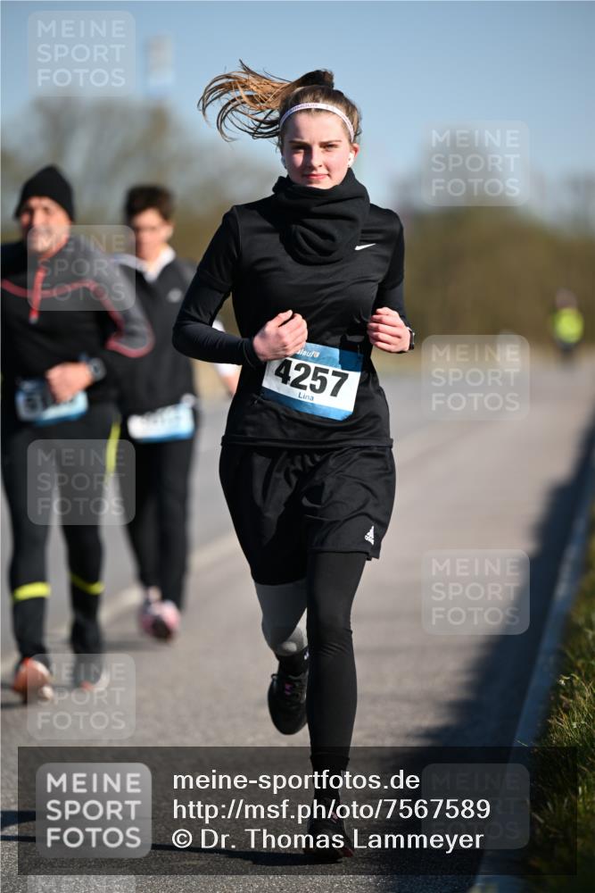 06.04.2025 - 44. Internationalen Wilhelmsburger Insellauf Dr. Thomas Lammeyer http://msf.ph/oto/7567589 06.04.2025 09:45:16 Laufen 4257 meine-sportfotos.de