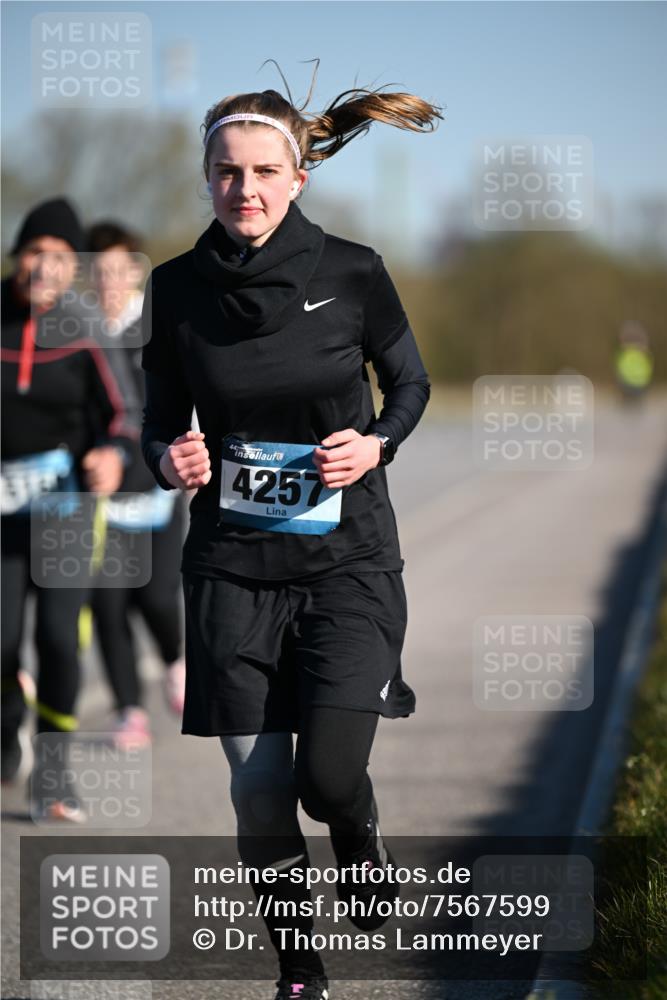 06.04.2025 - 44. Internationalen Wilhelmsburger Insellauf Dr. Thomas Lammeyer http://msf.ph/oto/7567599 06.04.2025 09:45:16 Laufen 4257 meine-sportfotos.de