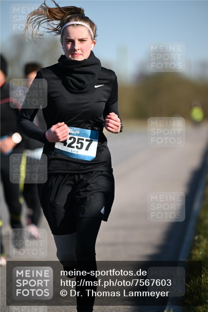 06.04.2025 - 44. Internationalen Wilhelmsburger Insellauf Dr. Thomas Lammeyer http://msf.ph/oto/7567603 06.04.2025 09:45:17 Laufen 4257 meine-sportfotos.de