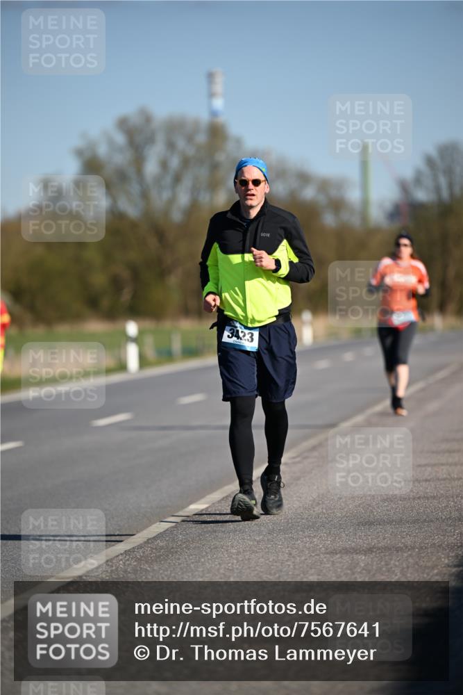 06.04.2025 - 44. Internationalen Wilhelmsburger Insellauf Dr. Thomas Lammeyer http://msf.ph/oto/7567641 06.04.2025 09:46:03 Laufen 3423 meine-sportfotos.de