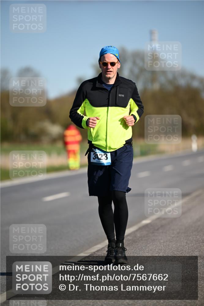 06.04.2025 - 44. Internationalen Wilhelmsburger Insellauf Dr. Thomas Lammeyer http://msf.ph/oto/7567662 06.04.2025 09:46:05 Laufen 3123 meine-sportfotos.de