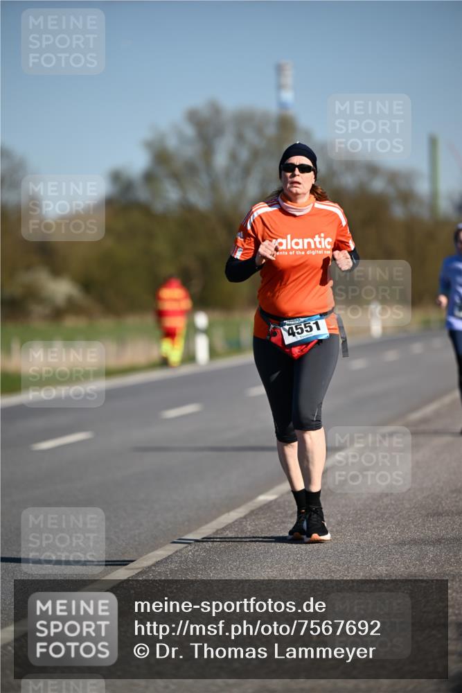06.04.2025 - 44. Internationalen Wilhelmsburger Insellauf Dr. Thomas Lammeyer http://msf.ph/oto/7567692 06.04.2025 09:46:13 Laufen 4551 meine-sportfotos.de