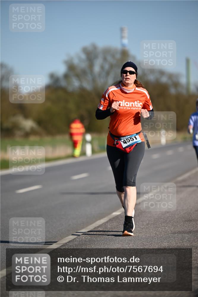 06.04.2025 - 44. Internationalen Wilhelmsburger Insellauf Dr. Thomas Lammeyer http://msf.ph/oto/7567694 06.04.2025 09:46:13 Laufen 4551 meine-sportfotos.de