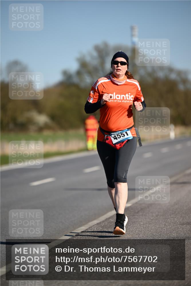 06.04.2025 - 44. Internationalen Wilhelmsburger Insellauf Dr. Thomas Lammeyer http://msf.ph/oto/7567702 06.04.2025 09:46:14 Laufen 4551 meine-sportfotos.de