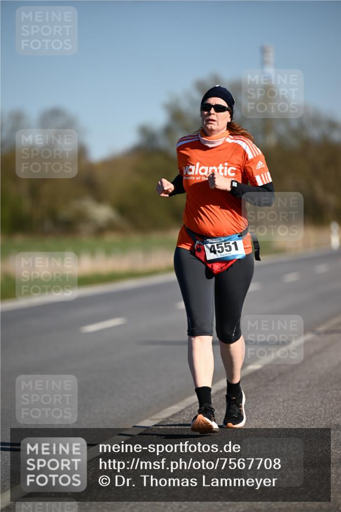 06.04.2025 - 44. Internationalen Wilhelmsburger Insellauf Dr. Thomas Lammeyer http://msf.ph/oto/7567708 06.04.2025 09:46:14 Laufen 4551 meine-sportfotos.de