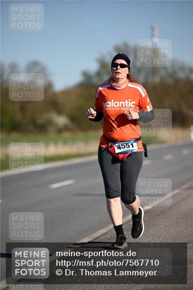 06.04.2025 - 44. Internationalen Wilhelmsburger Insellauf Dr. Thomas Lammeyer http://msf.ph/oto/7567710 06.04.2025 09:46:14 Laufen 4551 meine-sportfotos.de