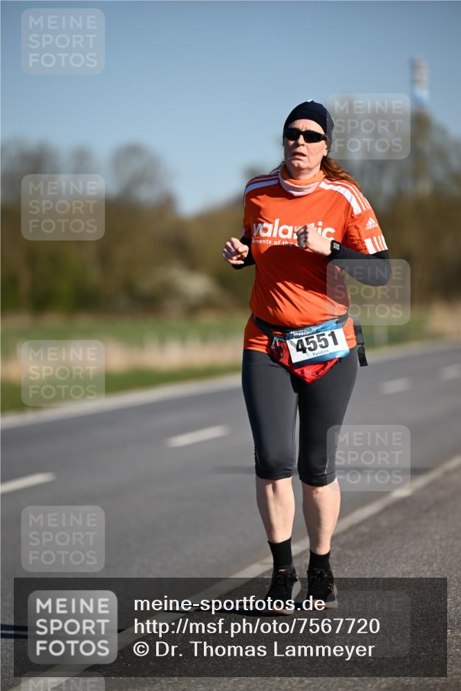 06.04.2025 - 44. Internationalen Wilhelmsburger Insellauf Dr. Thomas Lammeyer http://msf.ph/oto/7567720 06.04.2025 09:46:15 Laufen 4551 meine-sportfotos.de