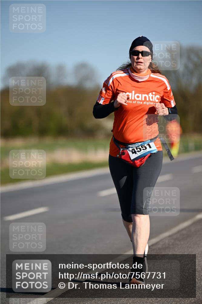 06.04.2025 - 44. Internationalen Wilhelmsburger Insellauf Dr. Thomas Lammeyer http://msf.ph/oto/7567731 06.04.2025 09:46:15 Laufen 44, 4551 meine-sportfotos.de
