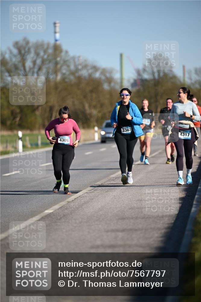 06.04.2025 - 44. Internationalen Wilhelmsburger Insellauf Dr. Thomas Lammeyer http://msf.ph/oto/7567797 06.04.2025 09:46:55 Laufen 3367, 4317, 4309 meine-sportfotos.de