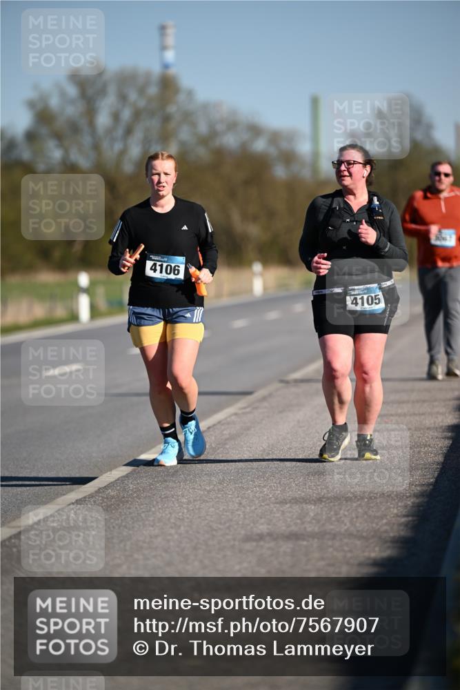 06.04.2025 - 44. Internationalen Wilhelmsburger Insellauf Dr. Thomas Lammeyer http://msf.ph/oto/7567907 06.04.2025 09:47:05 Laufen 4106, 4105 meine-sportfotos.de