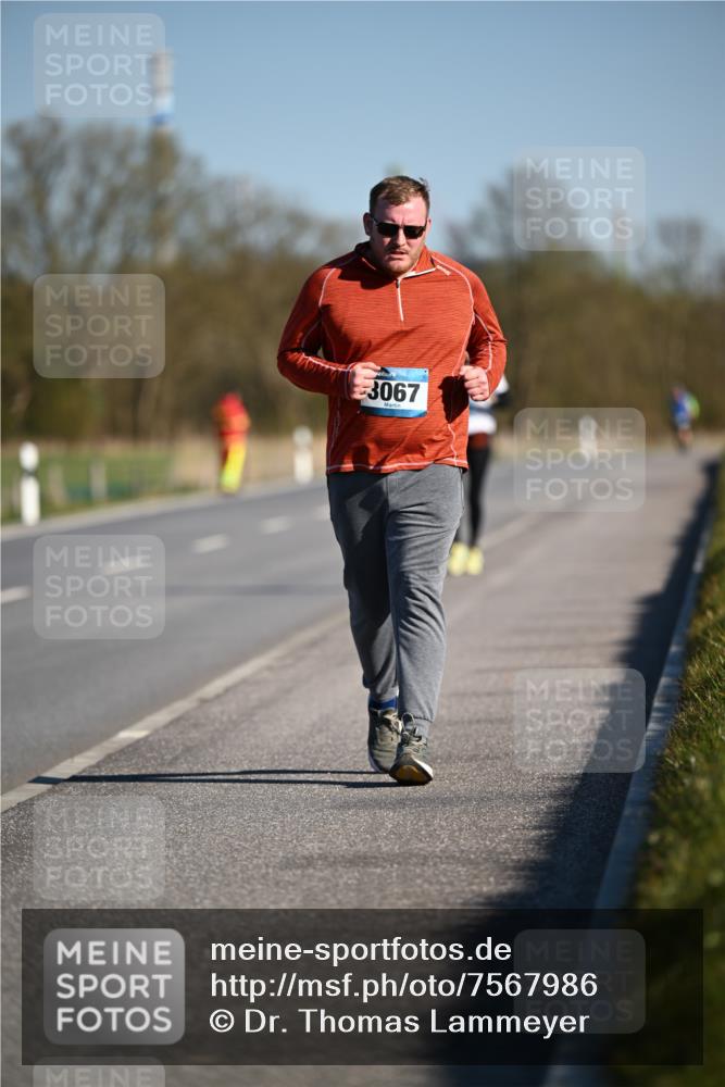 06.04.2025 - 44. Internationalen Wilhelmsburger Insellauf Dr. Thomas Lammeyer http://msf.ph/oto/7567986 06.04.2025 09:47:12 Laufen 3067 meine-sportfotos.de