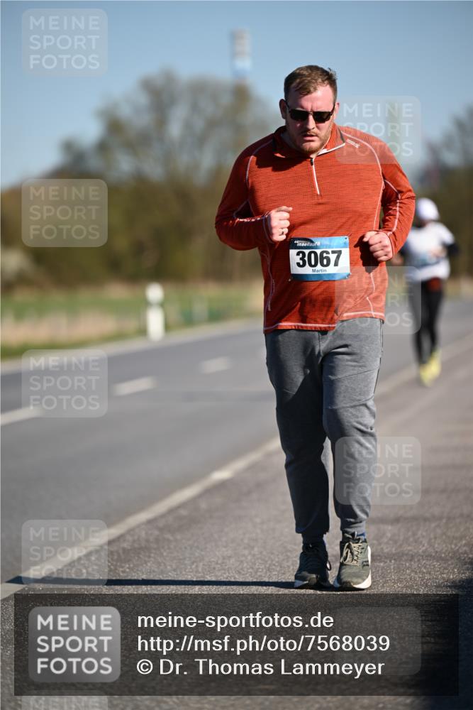 06.04.2025 - 44. Internationalen Wilhelmsburger Insellauf Dr. Thomas Lammeyer http://msf.ph/oto/7568039 06.04.2025 09:47:14 Laufen 3067 meine-sportfotos.de