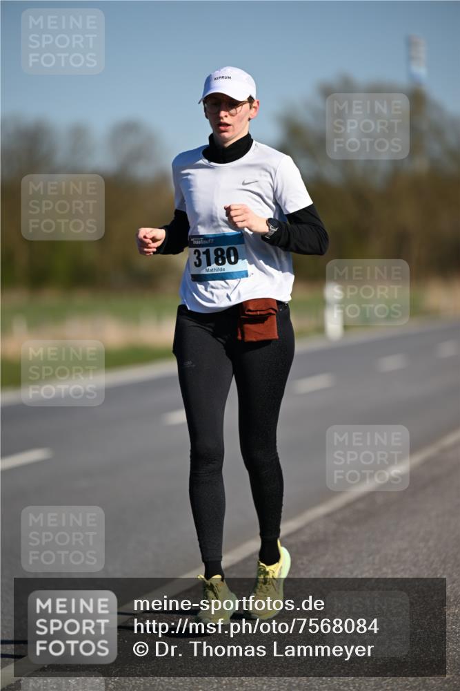 06.04.2025 - 44. Internationalen Wilhelmsburger Insellauf Dr. Thomas Lammeyer http://msf.ph/oto/7568084 06.04.2025 09:47:26 Laufen 3180 meine-sportfotos.de