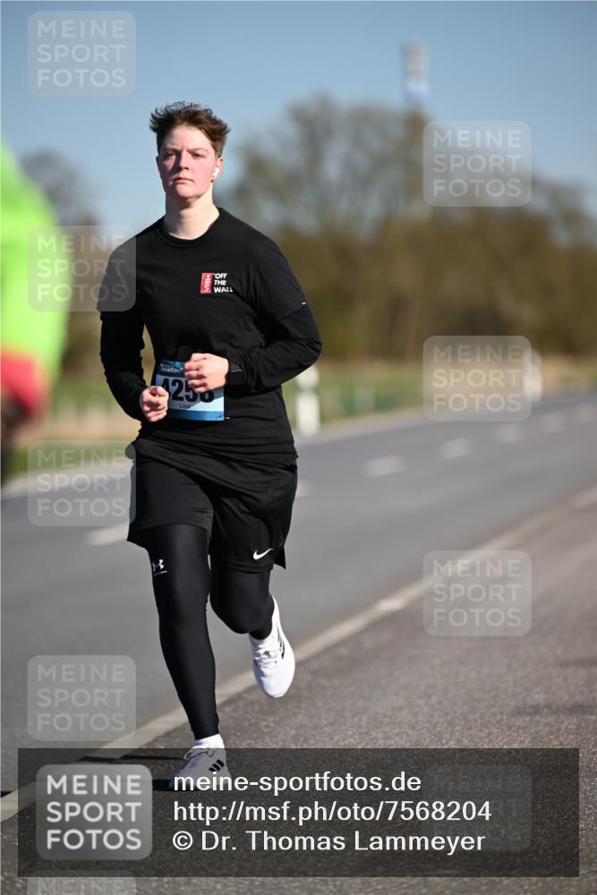 06.04.2025 - 44. Internationalen Wilhelmsburger Insellauf Dr. Thomas Lammeyer http://msf.ph/oto/7568204 06.04.2025 09:48:24 Laufen 250 meine-sportfotos.de
