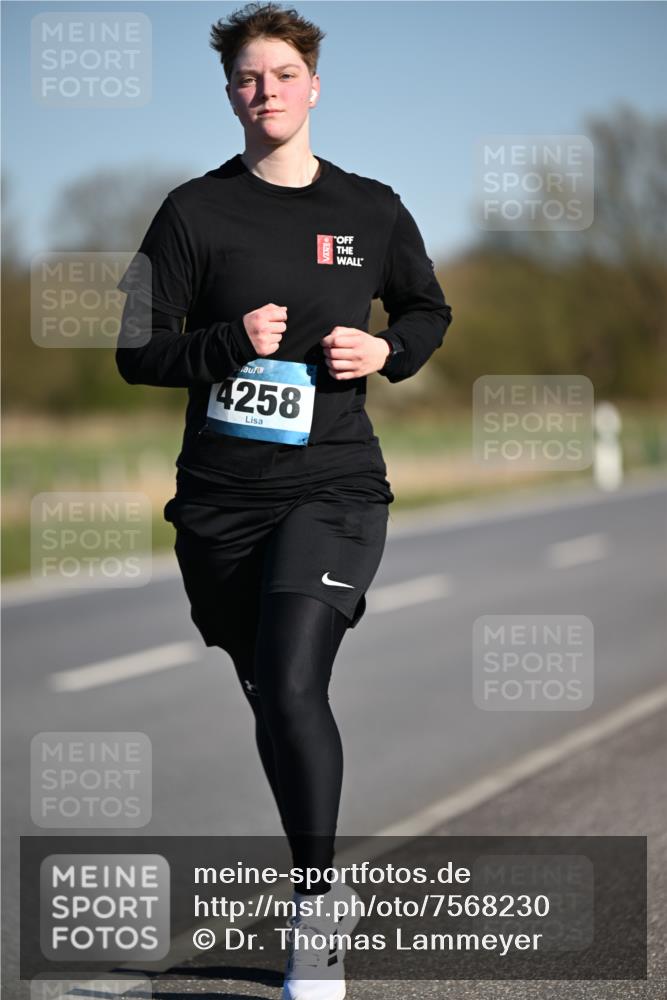 06.04.2025 - 44. Internationalen Wilhelmsburger Insellauf Dr. Thomas Lammeyer http://msf.ph/oto/7568230 06.04.2025 09:48:25 Laufen 4258 meine-sportfotos.de