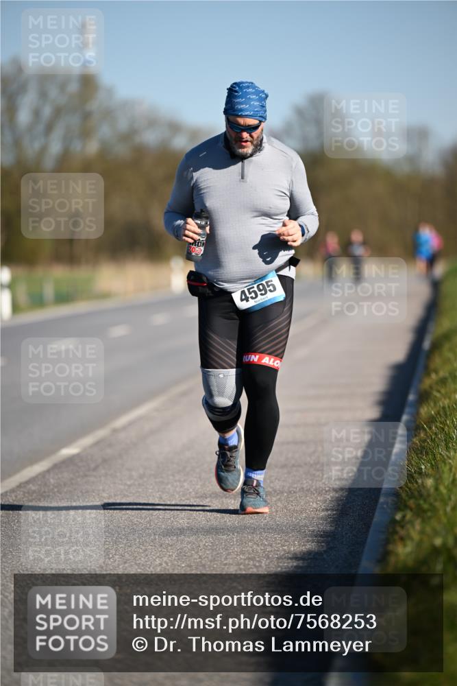 06.04.2025 - 44. Internationalen Wilhelmsburger Insellauf Dr. Thomas Lammeyer http://msf.ph/oto/7568253 06.04.2025 09:48:52 Laufen 4595 meine-sportfotos.de