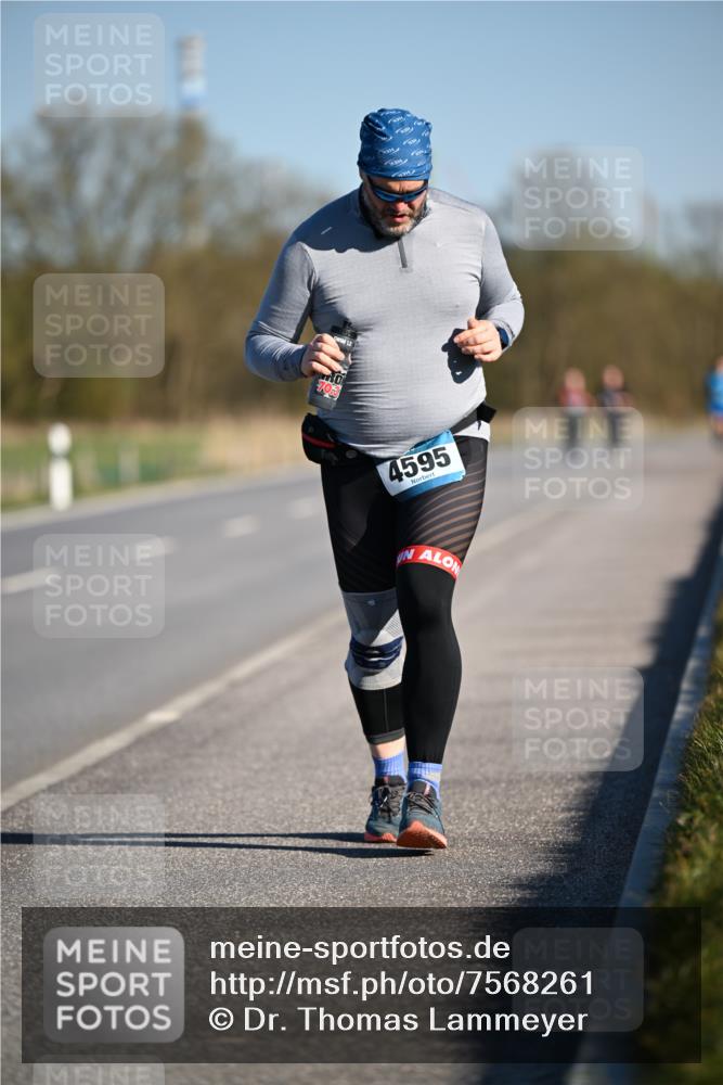 06.04.2025 - 44. Internationalen Wilhelmsburger Insellauf Dr. Thomas Lammeyer http://msf.ph/oto/7568261 06.04.2025 09:48:52 Laufen 70, 3, 4595 meine-sportfotos.de