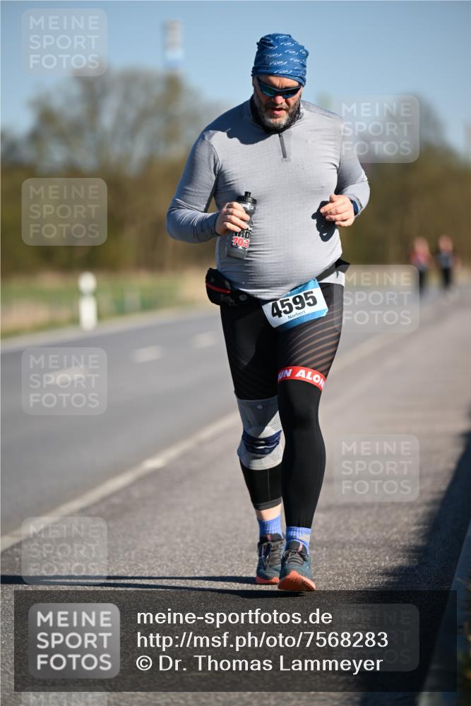06.04.2025 - 44. Internationalen Wilhelmsburger Insellauf Dr. Thomas Lammeyer http://msf.ph/oto/7568283 06.04.2025 09:48:53 Laufen 70, 3, 4595 meine-sportfotos.de