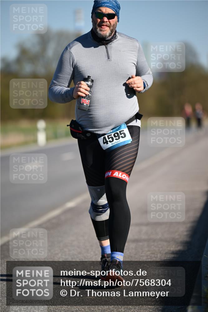 06.04.2025 - 44. Internationalen Wilhelmsburger Insellauf Dr. Thomas Lammeyer http://msf.ph/oto/7568304 06.04.2025 09:48:54 Laufen 2, 70, 3, 4595 meine-sportfotos.de
