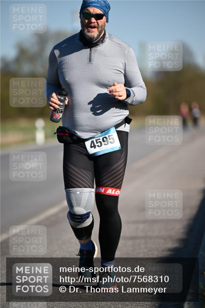 06.04.2025 - 44. Internationalen Wilhelmsburger Insellauf Dr. Thomas Lammeyer http://msf.ph/oto/7568310 06.04.2025 09:48:54 Laufen 12, 4595 meine-sportfotos.de