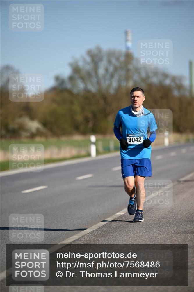 06.04.2025 - 44. Internationalen Wilhelmsburger Insellauf Dr. Thomas Lammeyer http://msf.ph/oto/7568486 06.04.2025 09:49:32 Laufen 3042 meine-sportfotos.de