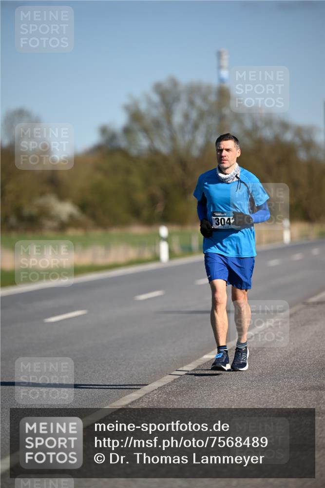 06.04.2025 - 44. Internationalen Wilhelmsburger Insellauf Dr. Thomas Lammeyer http://msf.ph/oto/7568489 06.04.2025 09:49:32 Laufen 304 meine-sportfotos.de