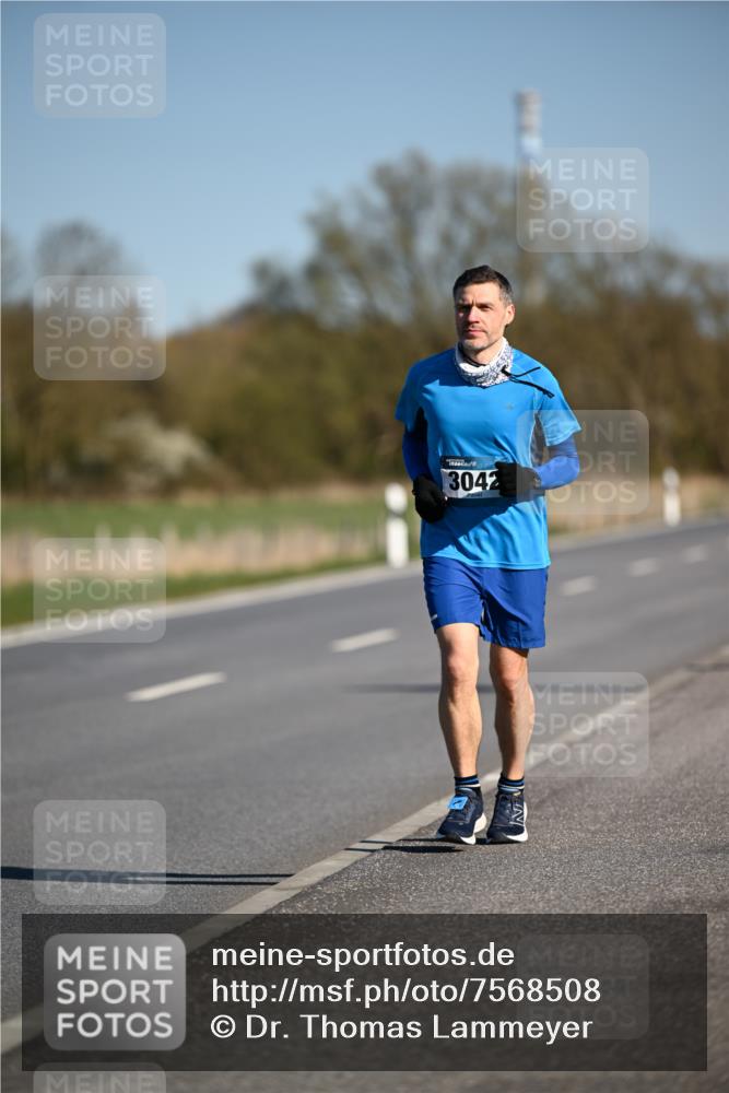 06.04.2025 - 44. Internationalen Wilhelmsburger Insellauf Dr. Thomas Lammeyer http://msf.ph/oto/7568508 06.04.2025 09:49:33 Laufen 3042 meine-sportfotos.de
