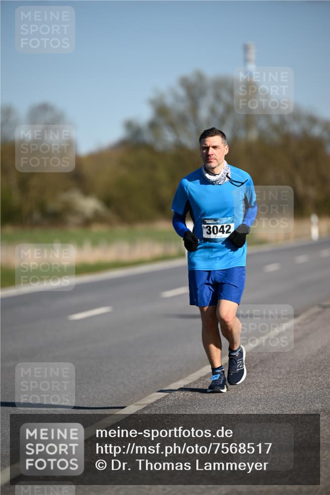 06.04.2025 - 44. Internationalen Wilhelmsburger Insellauf Dr. Thomas Lammeyer http://msf.ph/oto/7568517 06.04.2025 09:49:33 Laufen 3042 meine-sportfotos.de