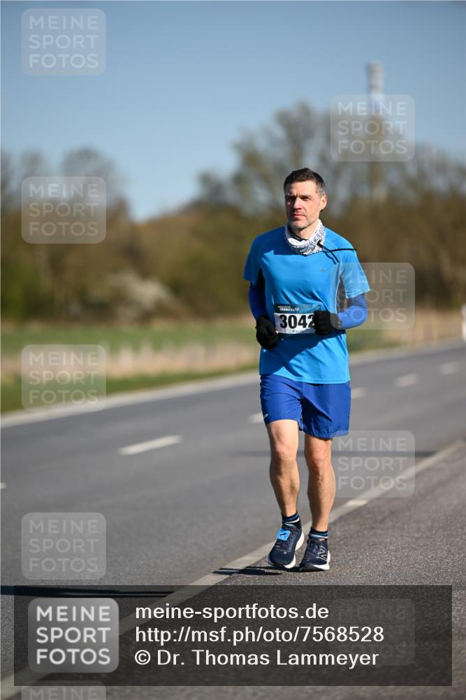 06.04.2025 - 44. Internationalen Wilhelmsburger Insellauf Dr. Thomas Lammeyer http://msf.ph/oto/7568528 06.04.2025 09:49:33 Laufen 3042 meine-sportfotos.de