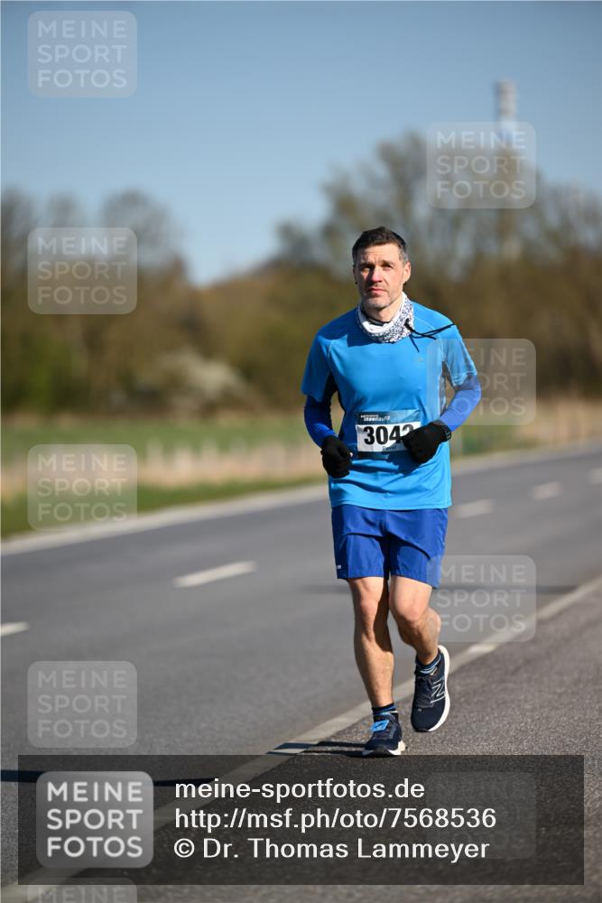06.04.2025 - 44. Internationalen Wilhelmsburger Insellauf Dr. Thomas Lammeyer http://msf.ph/oto/7568536 06.04.2025 09:49:34 Laufen 3042 meine-sportfotos.de
